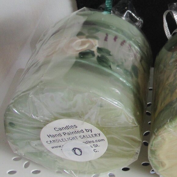 Stylized flowers, 3" Pillar Candle, Hand Painted, Nature, Codes O, R, C - Picture 3 of 5